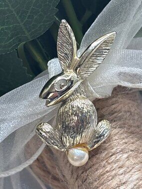 Vintage Marboux (Marcel Boucher) Faux Pearl Easter Bunny Brooch| Signed | MCM